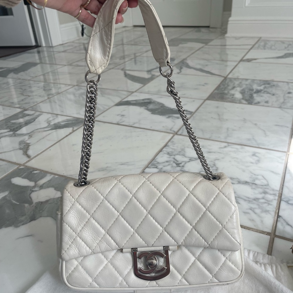 White Chanel Medium Flap Bag - Picture 2 of 16